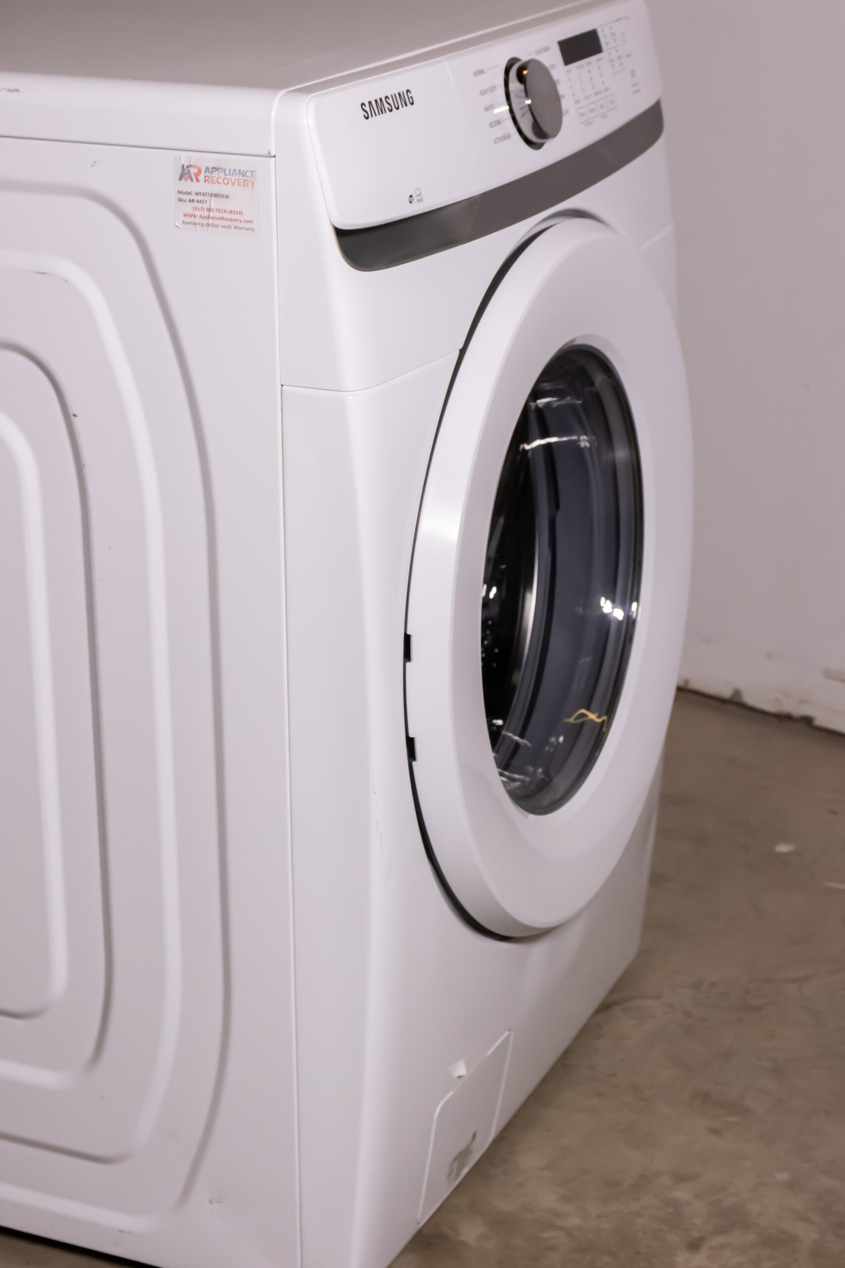Samsung 4.5 cu. ft. Front Load Washer with Vibration Reduction Technology+ in White AR4417